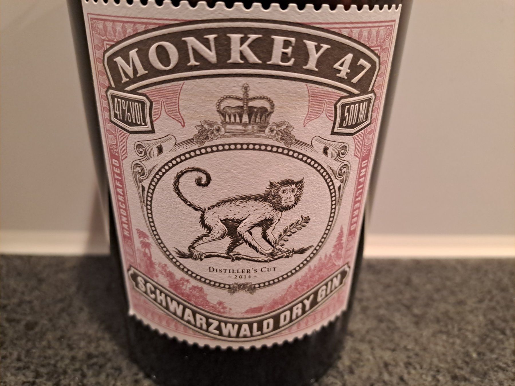 Monkey 47 Spirituosen: Monkey 47 Gin Distiller's Cut 2013e mit Goldring und Box – Neu und originalverpackt aus Elsau von Kellerraeumung 2