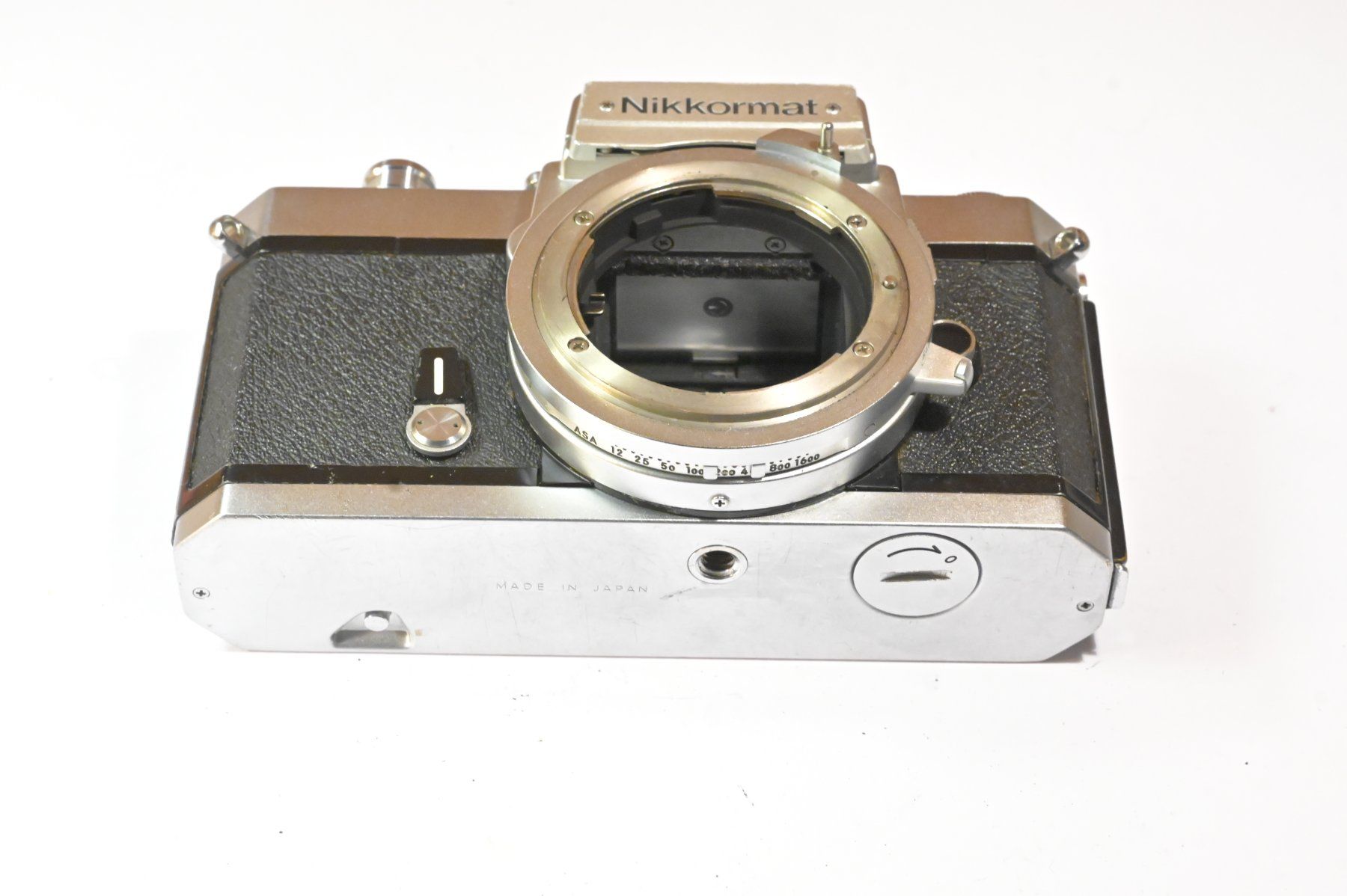 Nikkormat Fotocamera: Nikkormat Spiegelreflexkamera – Usato da Erlinsbach venduto da foto_5018 5