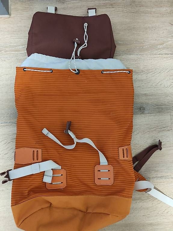 Zaini: Burton Rucksack  – Usato da Flüelen venduto da pri_7p8g 1