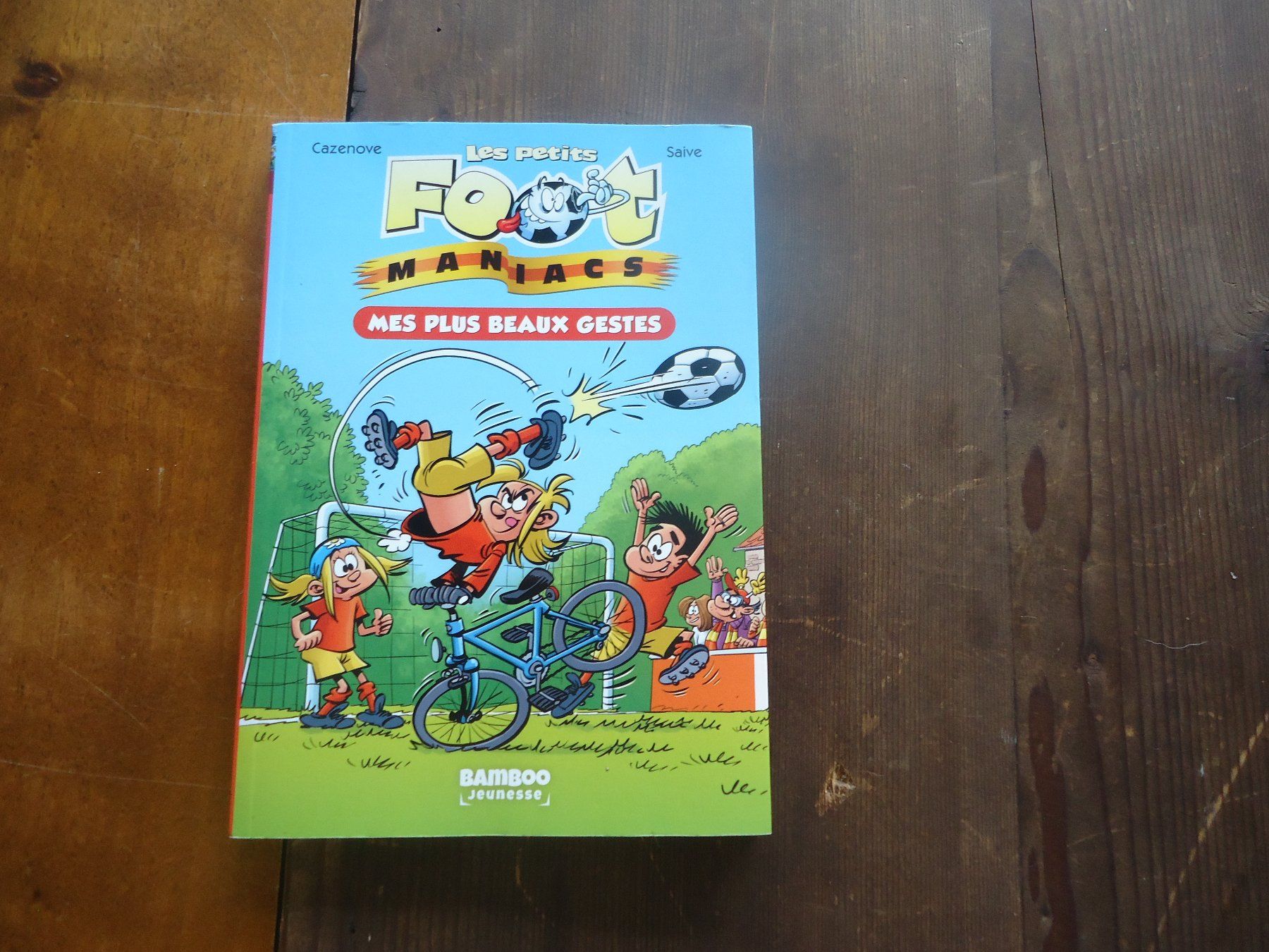 Libri: Les petits footmaniacs - Mes plus beaux gestes – Usato da Vessy venduto da mafabe