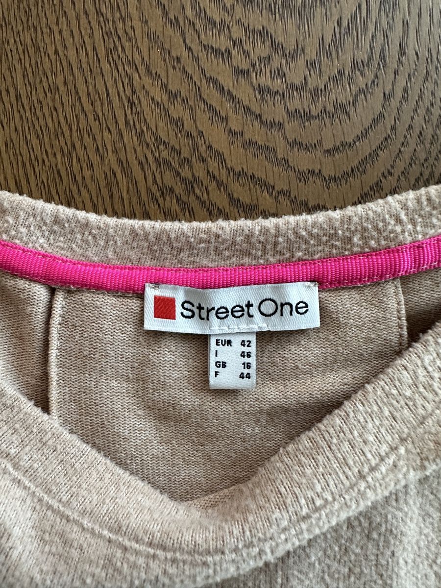 Pullover & Sweatshirts: Street One Pullover Beige Gr. 42 - Top Zustand! – Gebraucht aus Emmen von moodle13 1