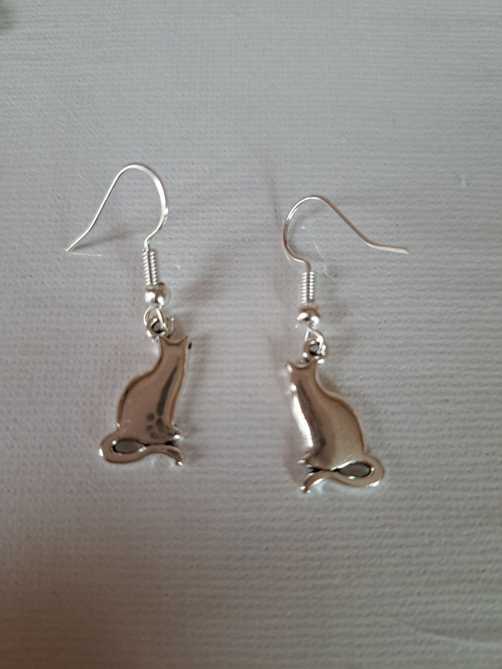 Orecchini pendenti & Orecchini a lobo: Silberfarbige Katzen Ohrhänger, Ohrringe Modeschmuck – Nuovo (secondo la descrizione) da Weggis venduto da Leeclipse 1