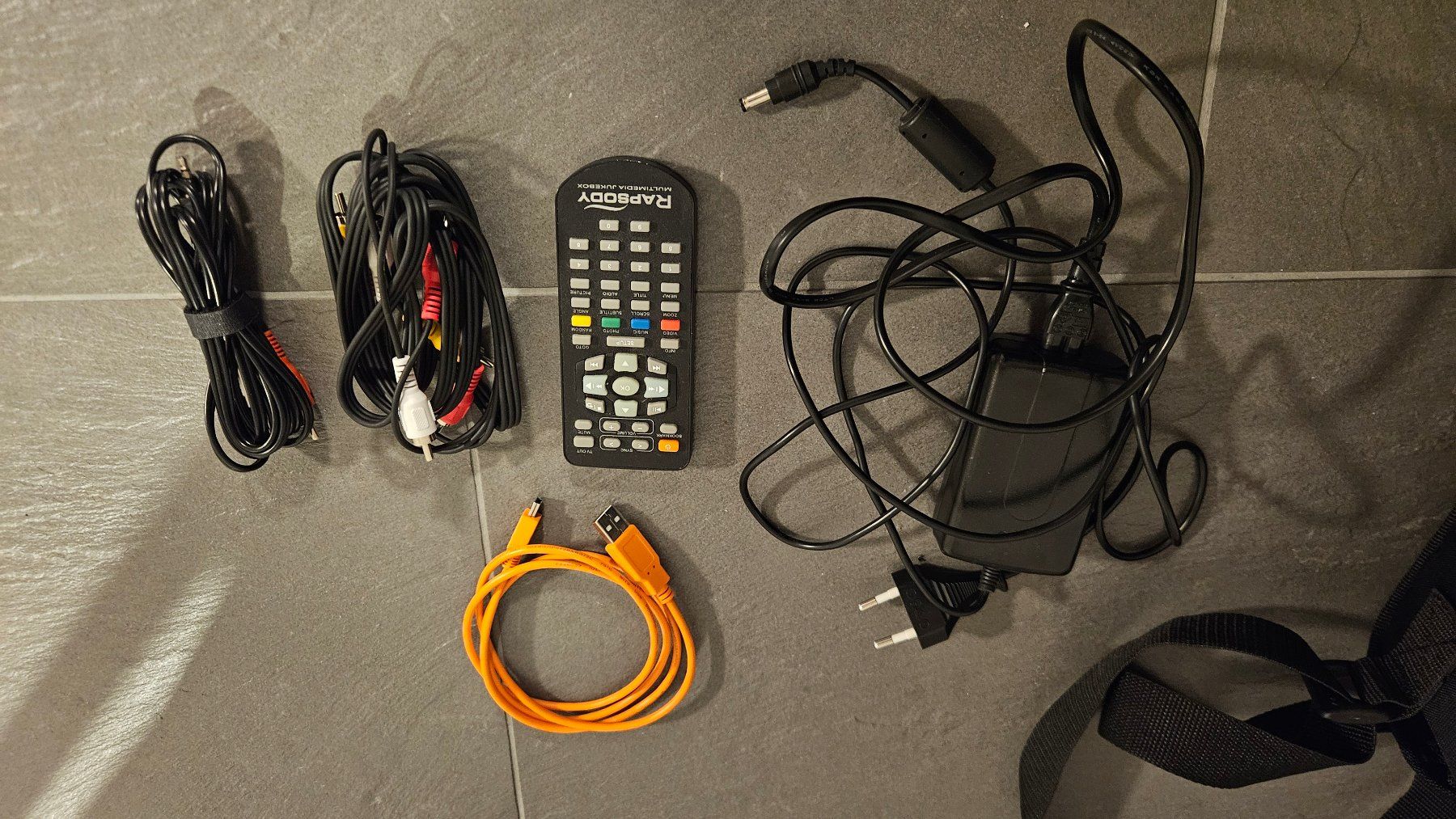 Sistemi audio & multimediali: RAPSODY RSH-100 Portabler Multimedia Player – Usato da Frauenfeld venduto da Nasty11 4