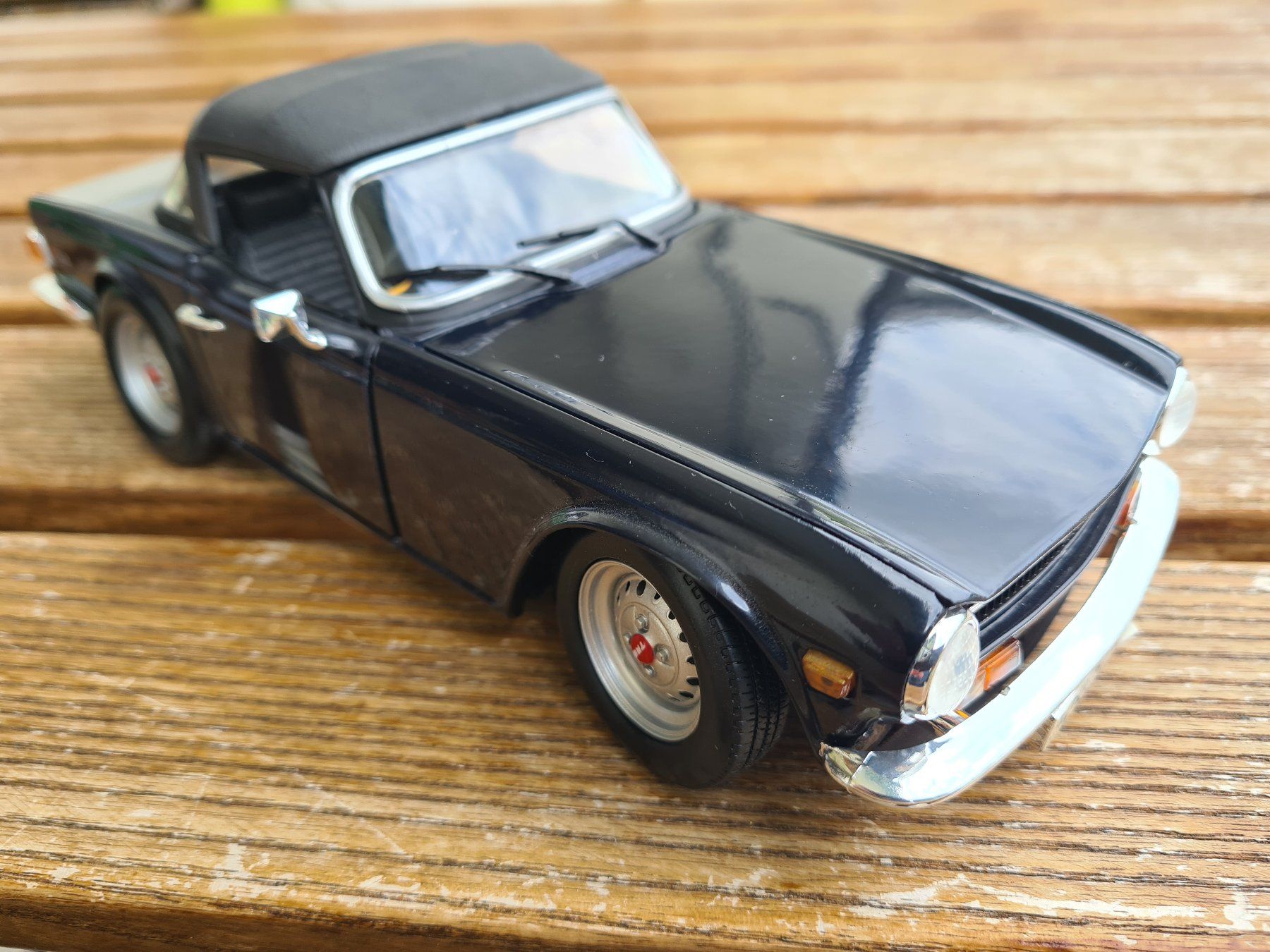 Triumph Modellautos: BRITAINS ERTL TRIUMPH TR6 – Gebraucht aus Basel von Solarbebop