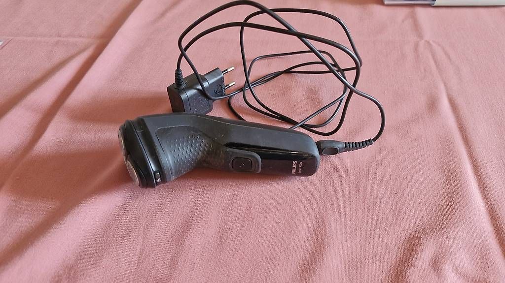 Rasoi & Lamette da barba: Rasoir Philips Série 1000 – Usato da Bulle venduto da Jaquiernicolas