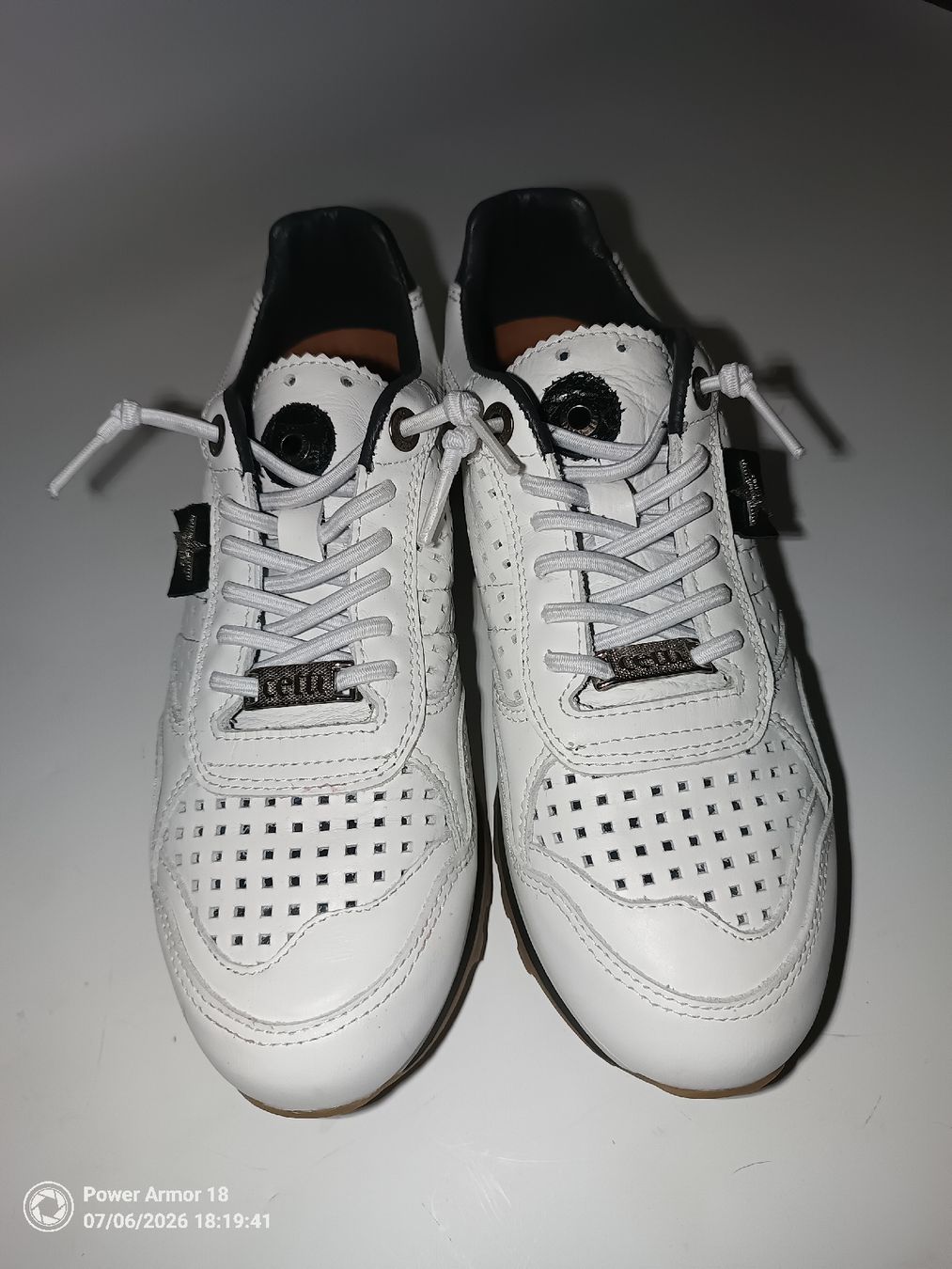 Scarpe da uomo: Sneaker weiss Leder Grösse 36  – Nuovo (secondo la descrizione) da Bargen SH venduto da sti_drf8