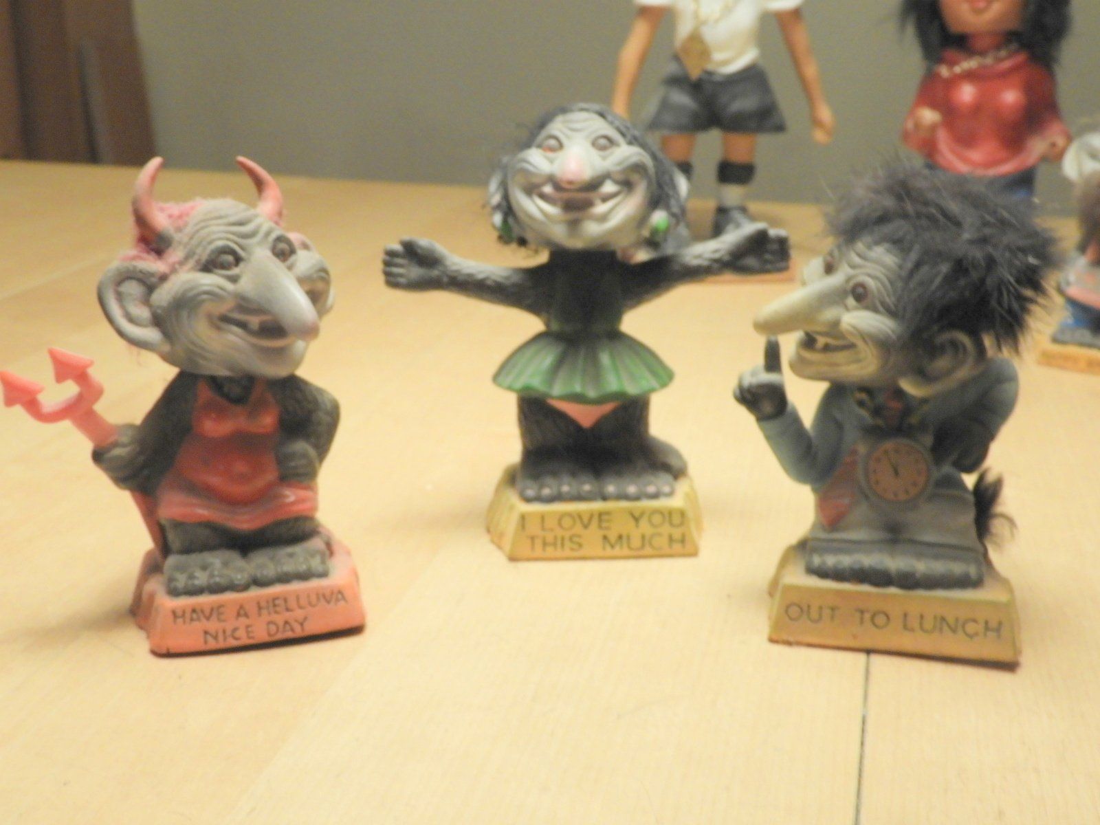 Statuette: HEICO TROLL ODER "R" mit eckige Plattli als Marke 3. PAKET – Usato da Ettingen venduto da troll-mutter 5