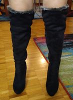 schwarze Wildlederstiefel, Nummer 38