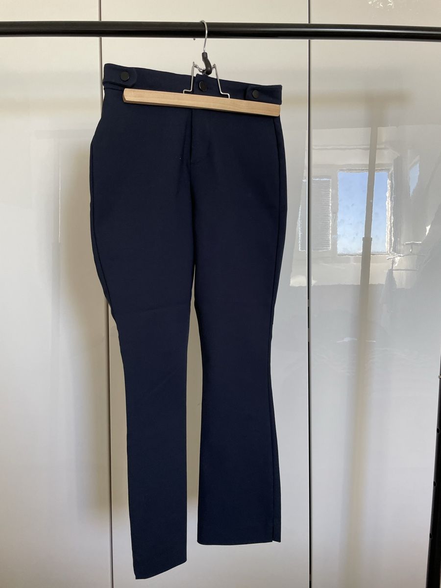 Mango Pantaloni: Mango dunkelblaue Stoffhose – Usato da Grenchen venduto da iagiag