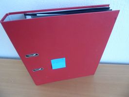 Interessantes Album Weltweit mit 60 Seiten Inhalt
