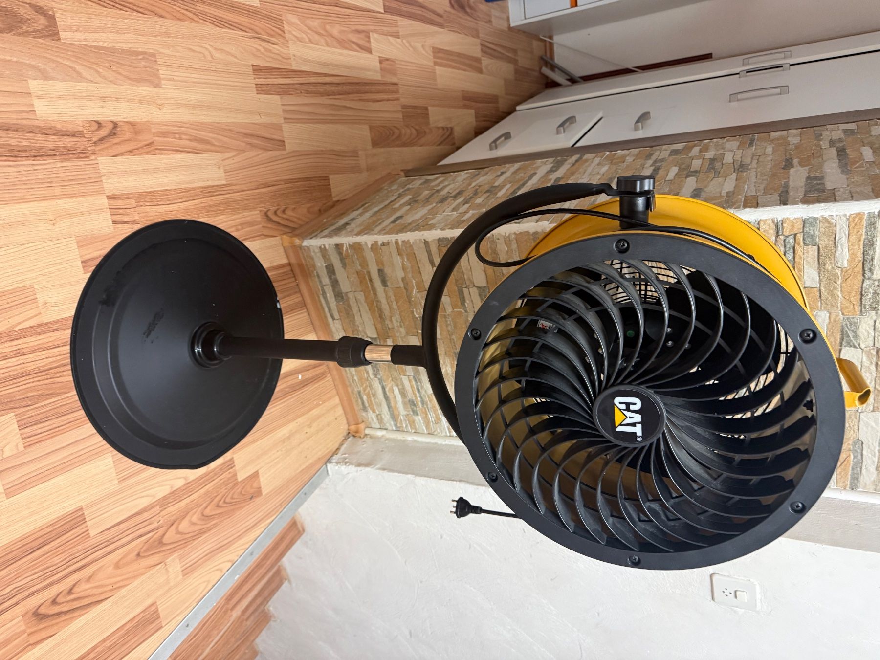 Caterpillar Ventilateurs: CAT Standventilator gelb neuwertig 40cm Durchmesser – D'occasion à Henggart par didius22 1