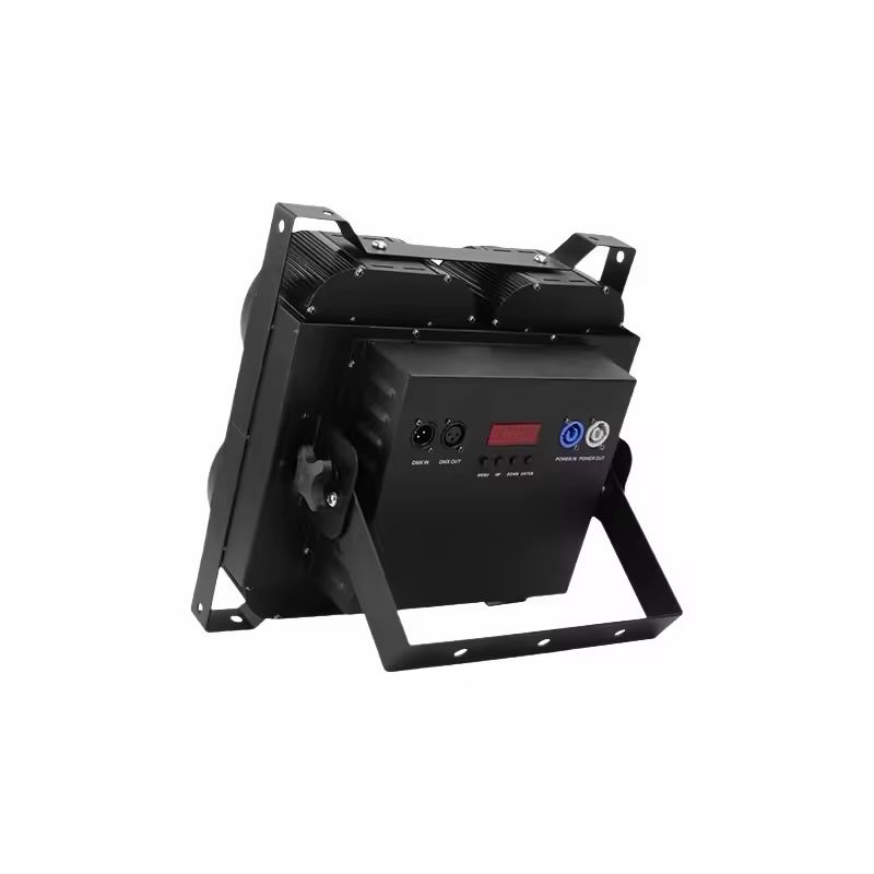 Lampade: 4x100W Audience Blinders 4 stuck with flight case – Usato da Effretikon venduto da vis_nfs5 2