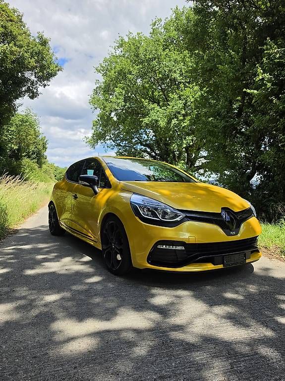 Automobili: Clio 4 rs jaune sirius  – Usato da Chamblon venduto da montakina 1