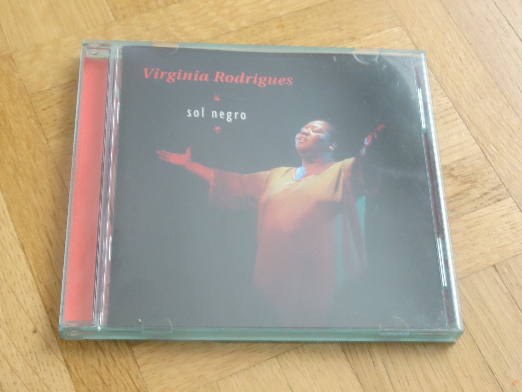CD: Virginia Rodrigues - sol negro CD – Usato da Olten venduto da Disc-Ausverkauf
