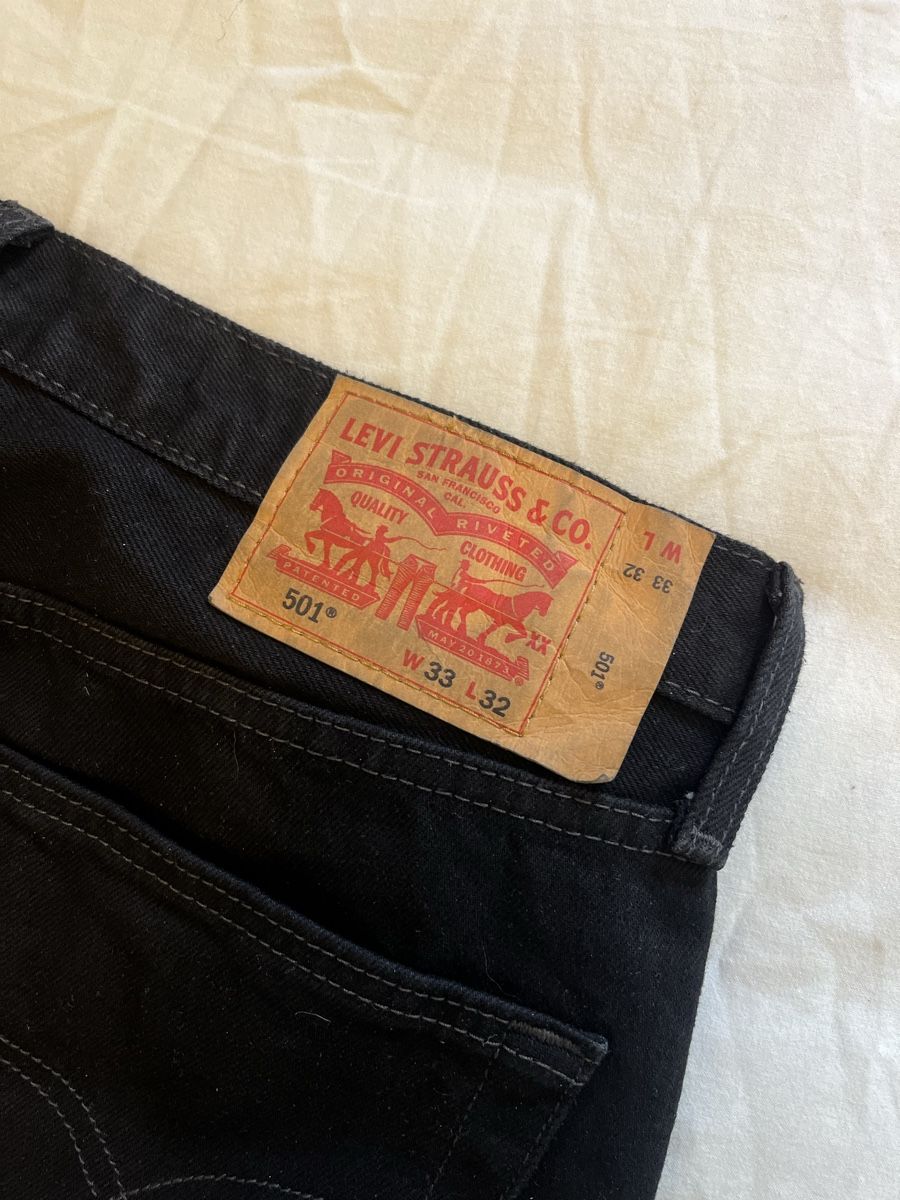 Levi's Jeans: Levi‘s 501 Schwarz – Usato da Zürich venduto da bravado1997 2