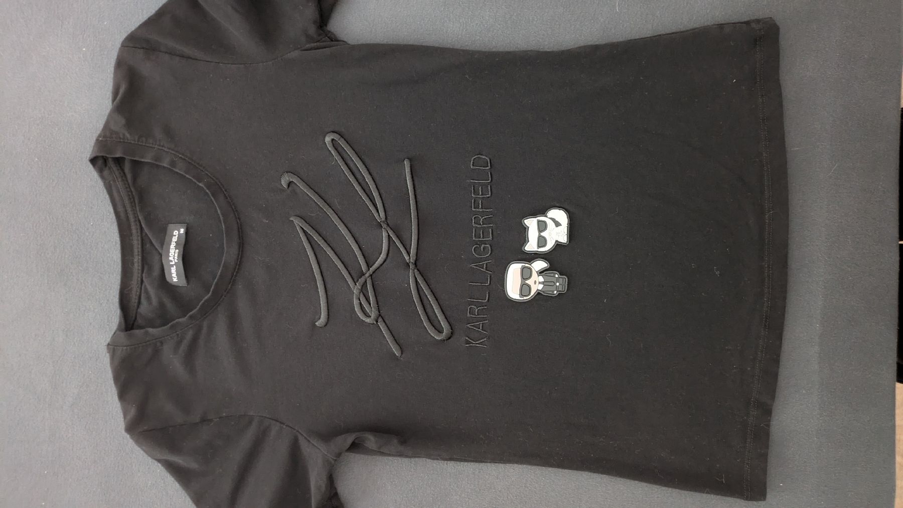 Karl Lagerfeld T-shirt: T-shirt Karl Lagerfeld noir, taille M – Usato da Morens FR venduto da Lolita1802