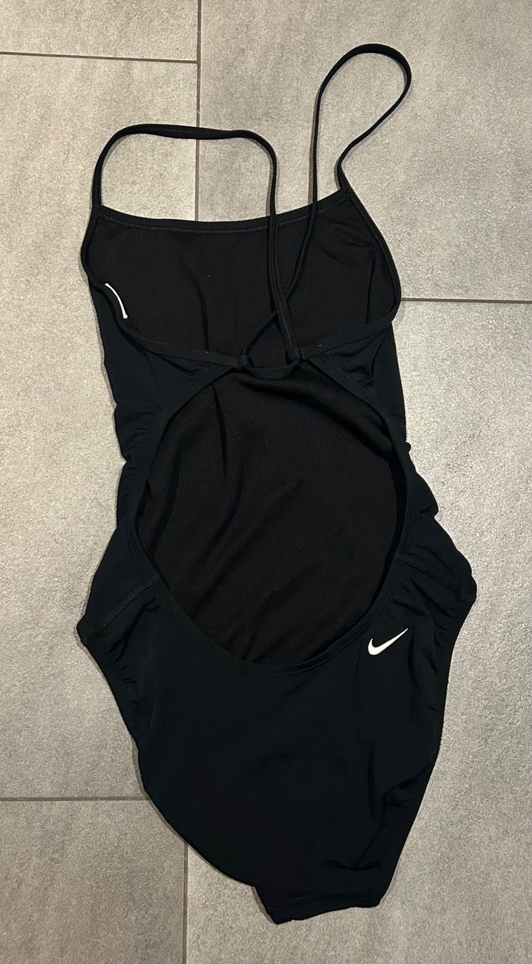Nike Costumi da bagno & Bikini: Badeanzug Nike Gr. 32 – Nuovo (secondo la descrizione) da Wolfwil venduto da JeannineBader 1