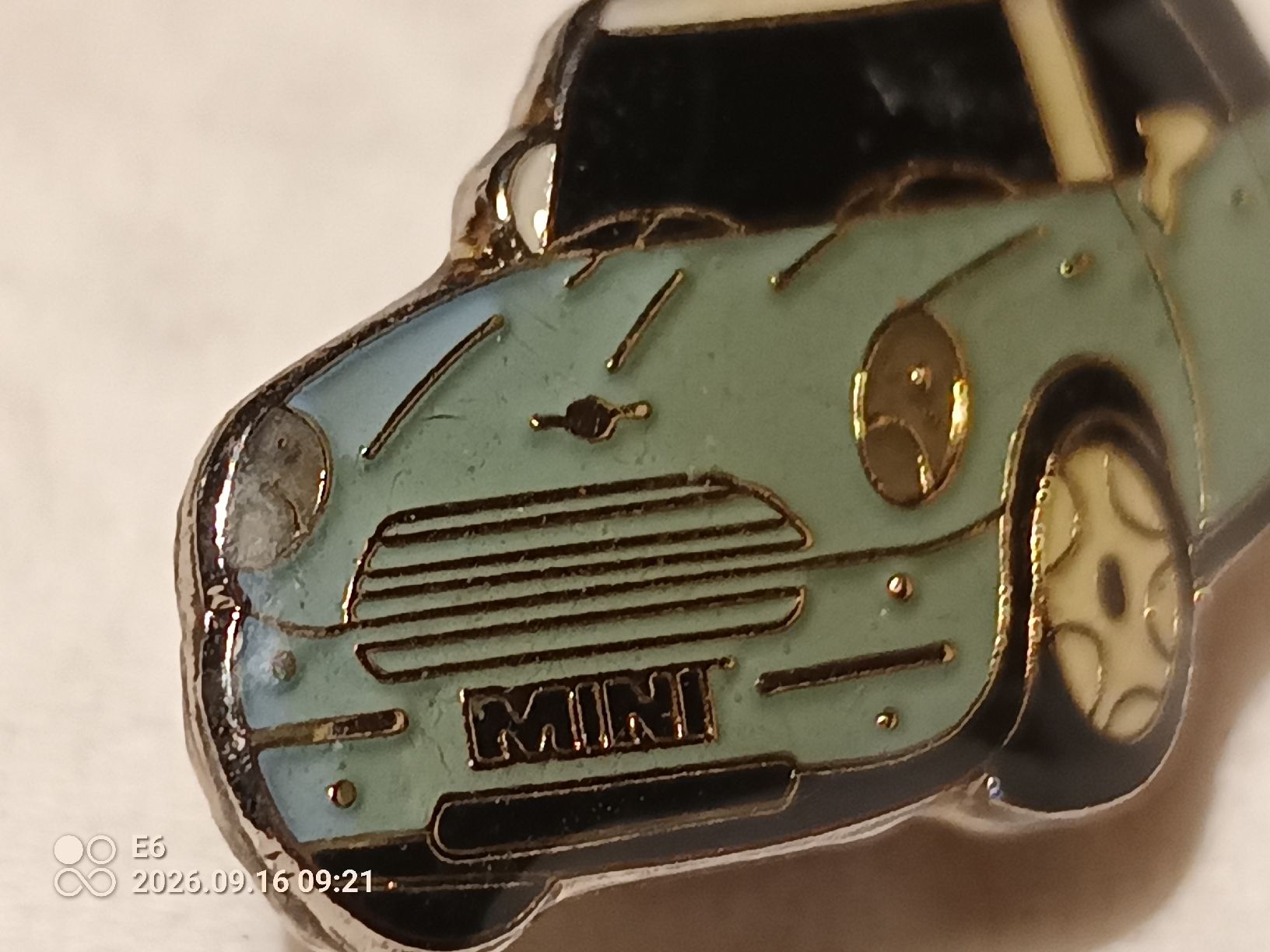 Mini Plaketten & Abzeichen: Pin Mini – Gebraucht aus Zürich von Mitzi6 2