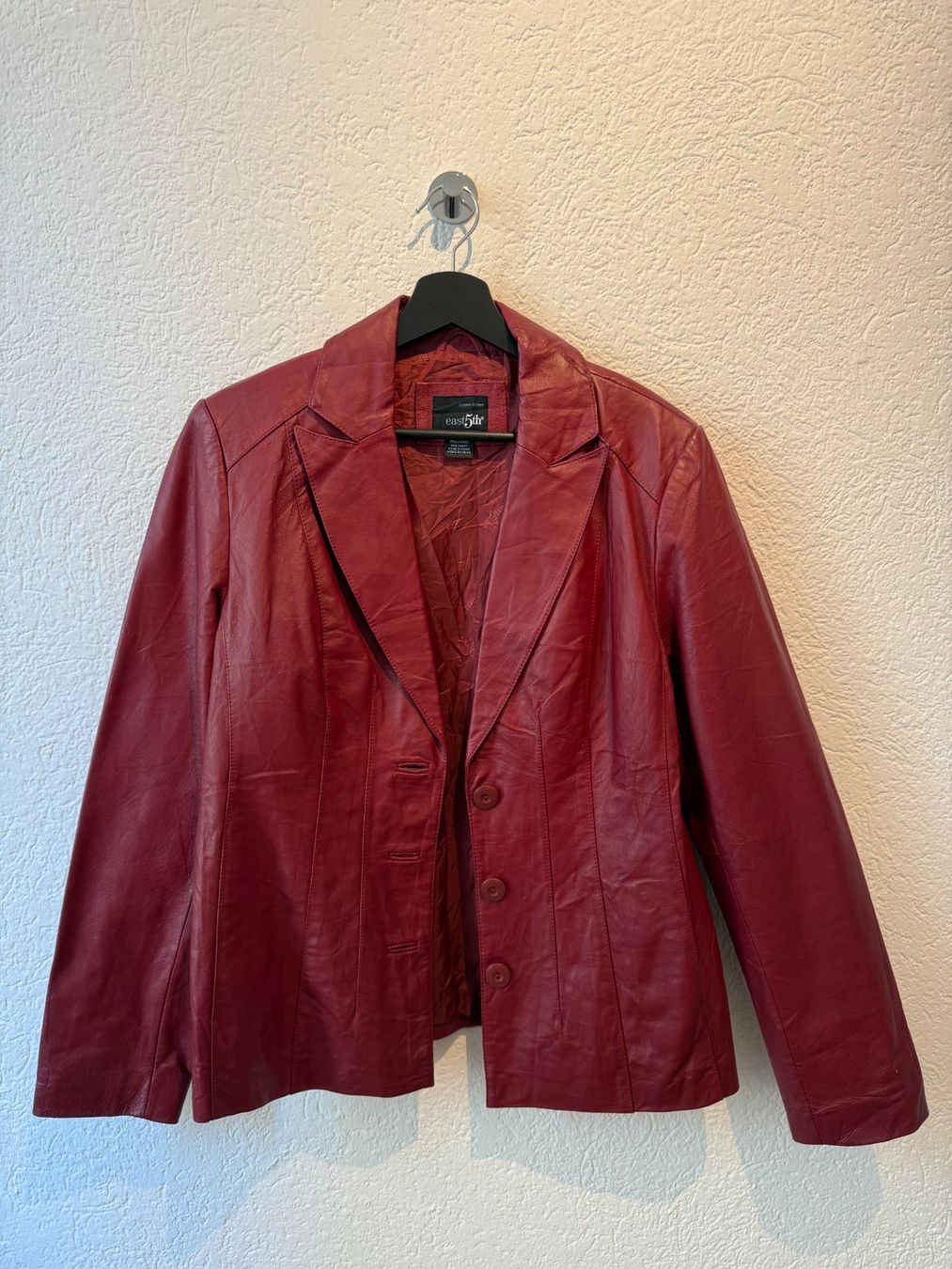 Jacken: Red wine leather blazer – Gebraucht aus St. Gallen von trxcy