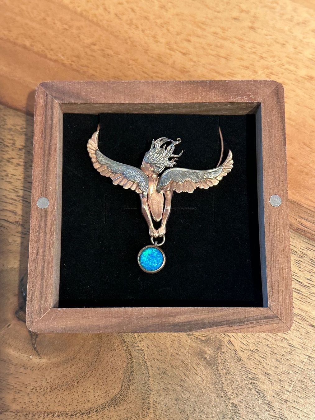 Catenine: Engel Halskette mit Opal Edelstein Handgefertigt – Nuovo e nell'imballaggio originale da Wildberg venduto da TradeMe 1