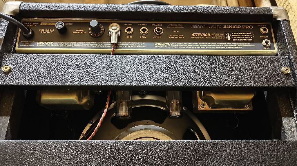 Amplificatori: Kitty Hawk Junior Pro Röhrenverstärker mit E-Gitarre Alba – Usato da Bern venduto da wade99 4