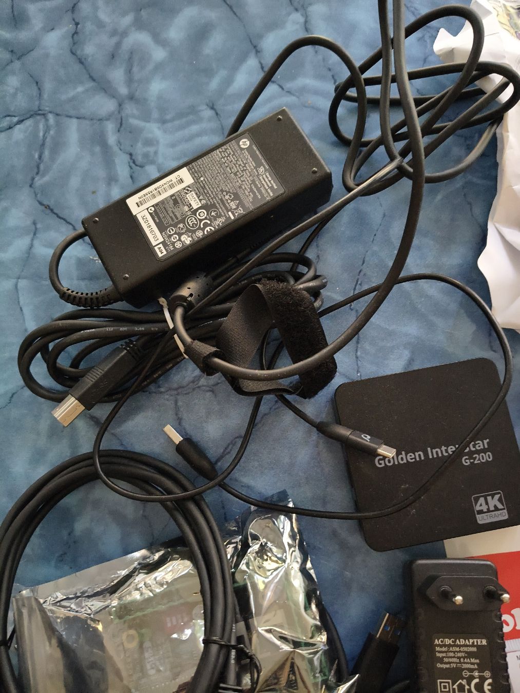 Portables: Electronic Accessories Bundle, Various Brands, Mixed Lot – D'occasion à Zürich par TrainLine 3