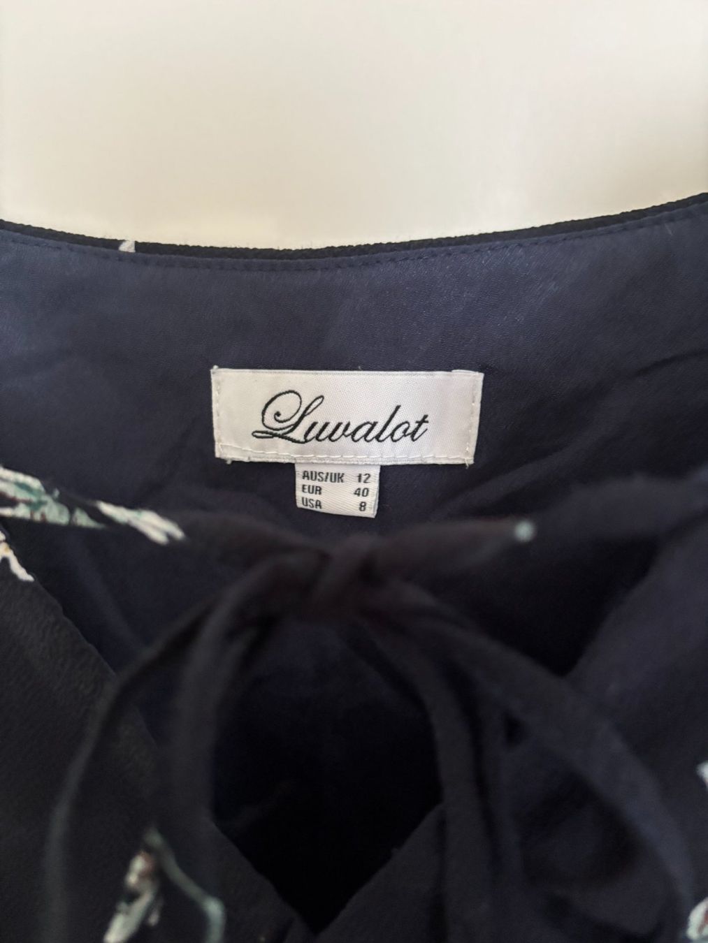Tute: Sommerlicher Jumpsuit mit Blumenmuster, Grösse M – Usato da Pfäffikon ZH venduto da sunshine9500 1