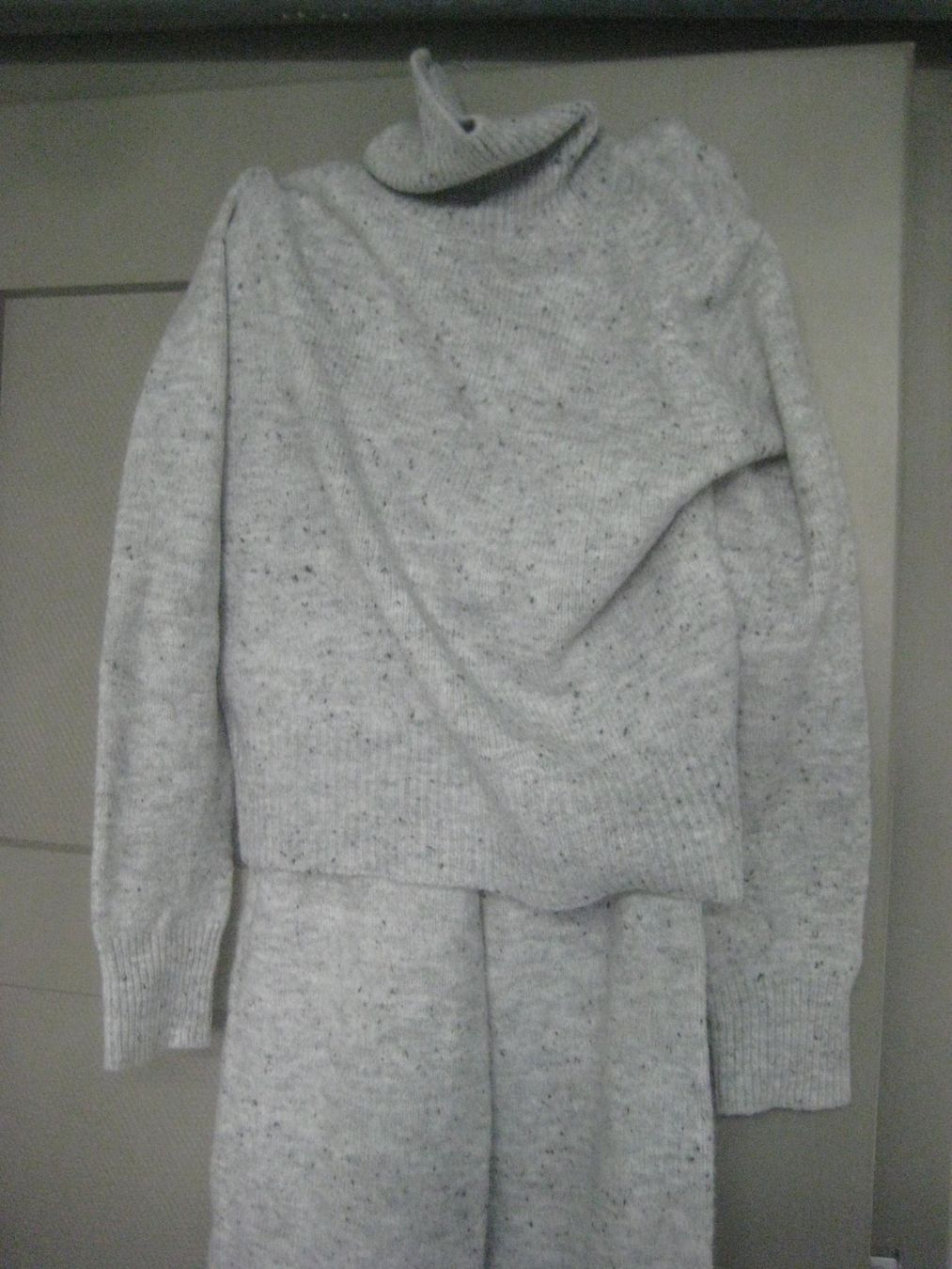 Shein Pullover & Sweatshirts: DAMEN  SET  HOSE UND PULLOVER – Gebraucht aus Uster von flocke1 1