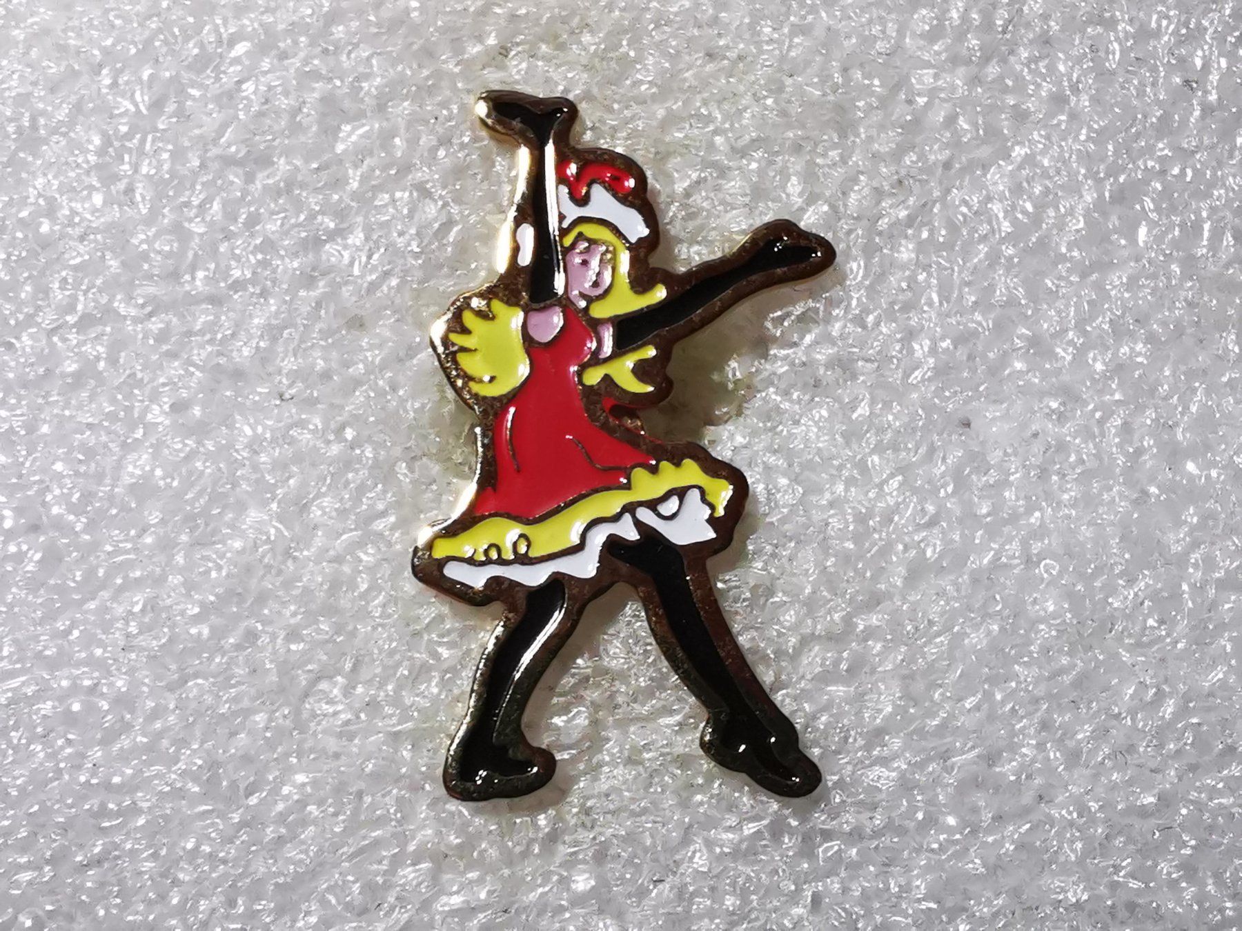 Placchette & Badge: Ansteckpin 79: Tänzerin – Usato da Oppligen venduto da Pin-Fall-Shop