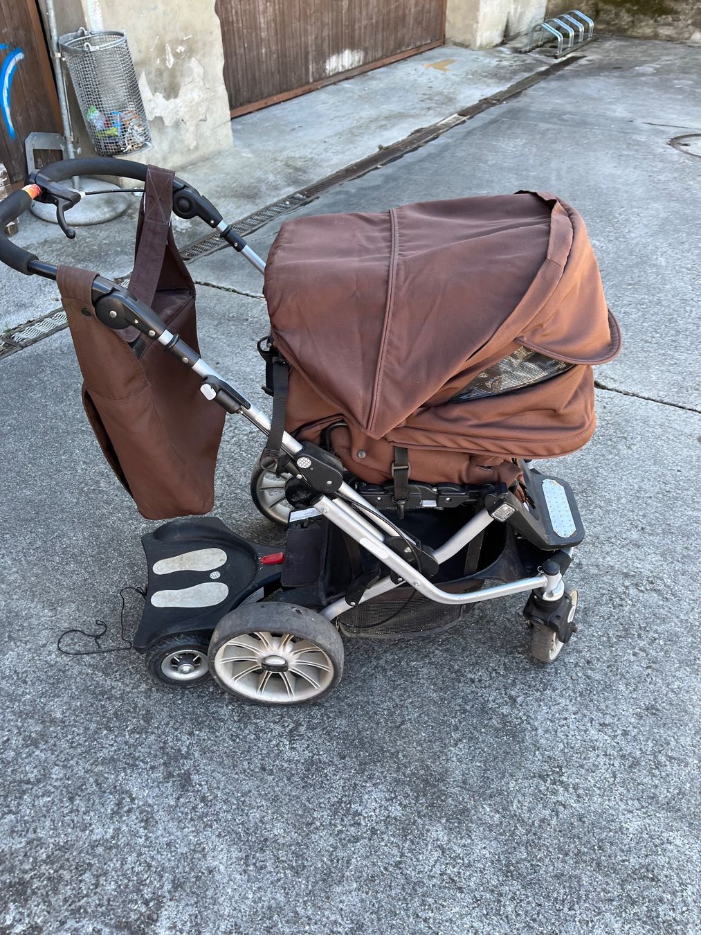 Carrozzine: Kinderwagen mit diversem Zubehör – Usato da Beinwil am See venduto da berweger02 2