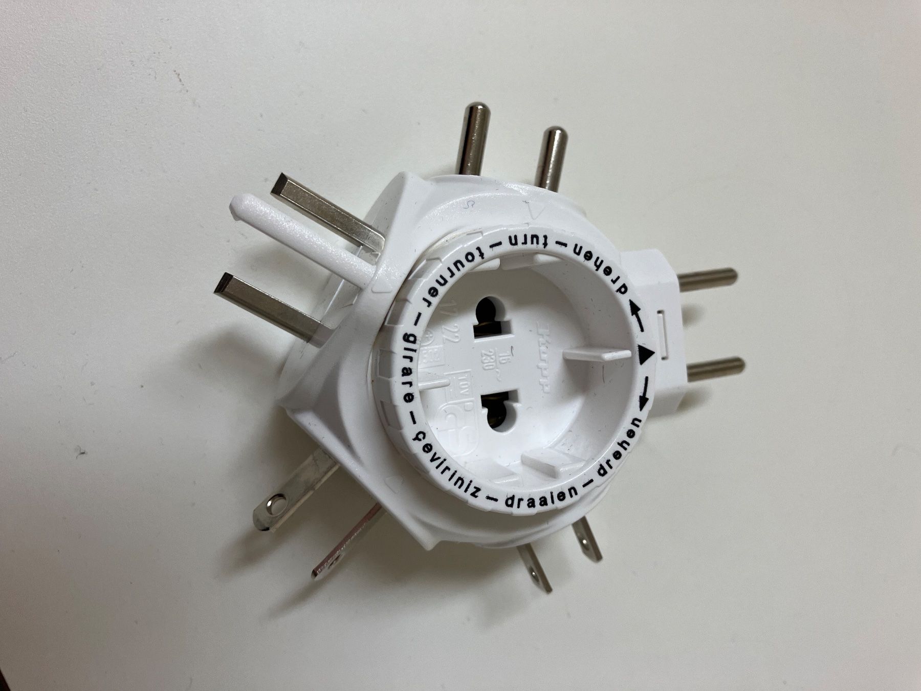 Unità & Adattatore: Adapter für 5 Länder – Usato da Schaffhausen venduto da Simmel80 1
