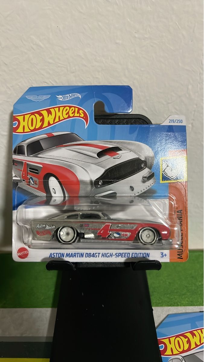 Hot Wheels Modellini d'auto: Hot Wheels: Aston Martin DB4GT High-Speed Edition – Nuovo (secondo la descrizione) da Thayngen venduto da sop_2xnz