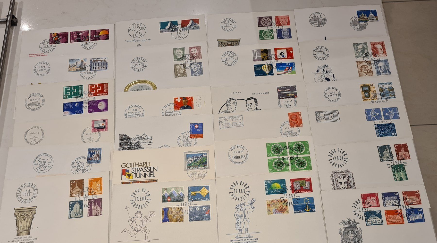 Tutti i francobolli: Spezielles & über 140 FDC's – Nuovo (secondo la descrizione) da Oberglatt ZH venduto da Pacos2000 3