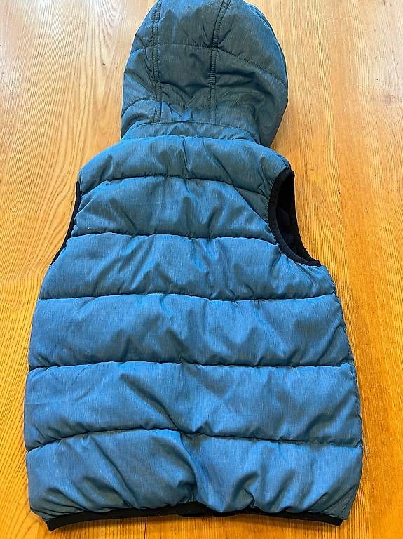 Autres vêtements garçon: Gilet Gr. 110/116 – D'occasion à Männedorf par JaLa. 1
