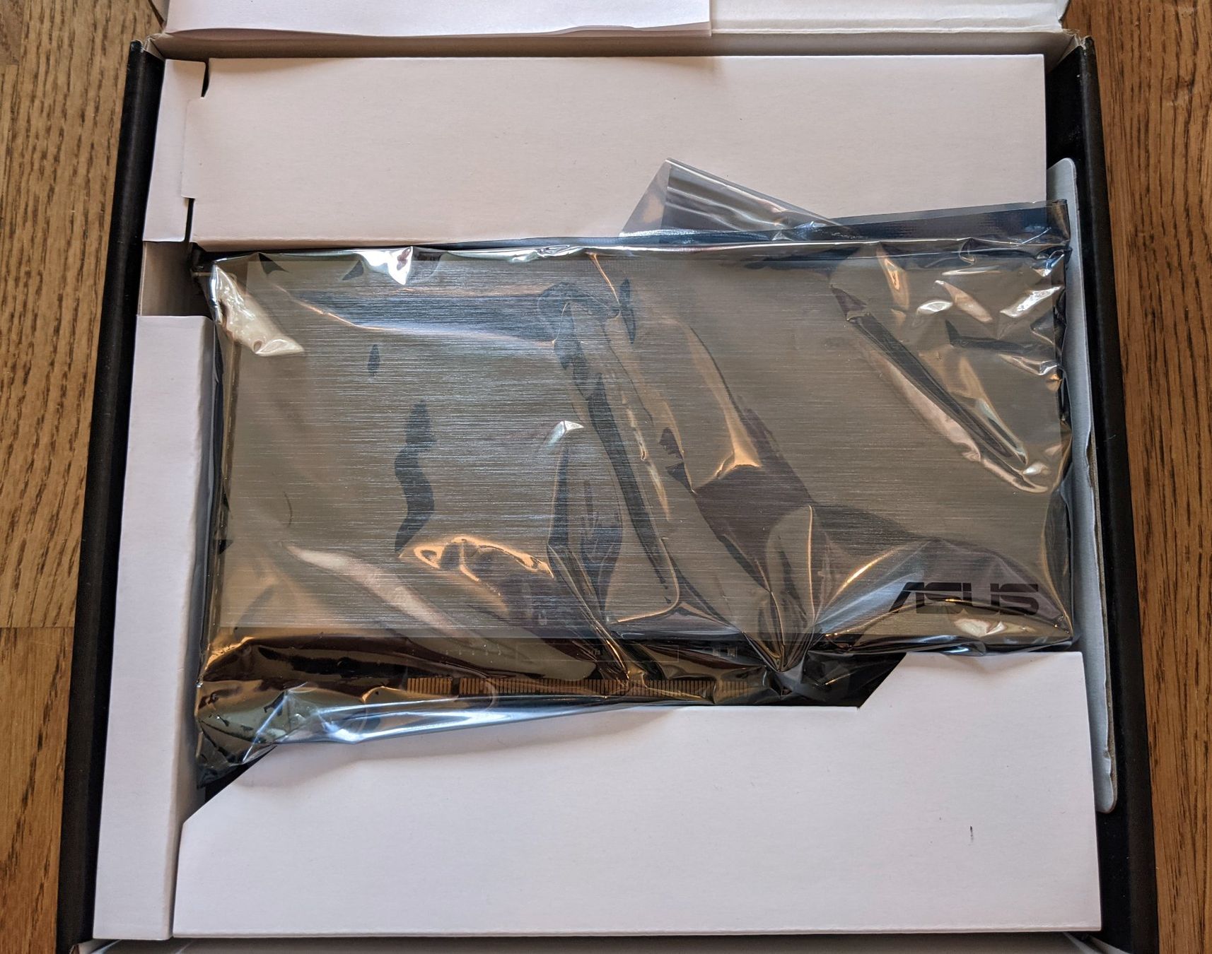 Schede madri: ASUS Hyper M.2 x16 Card – Usato da Münchenbuchsee venduto da Chaoo 3