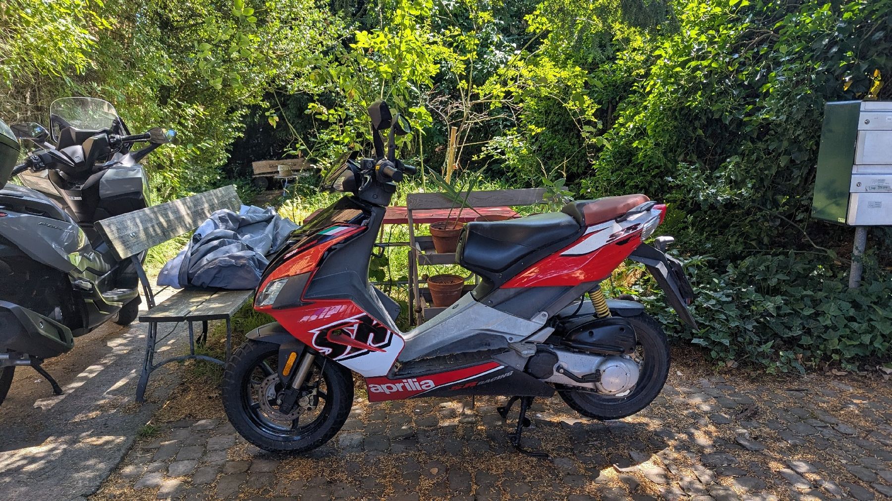 Aprilia Scooters: Aprilia SR 50 R – D'occasion à Kilchberg ZH par magictobi 2