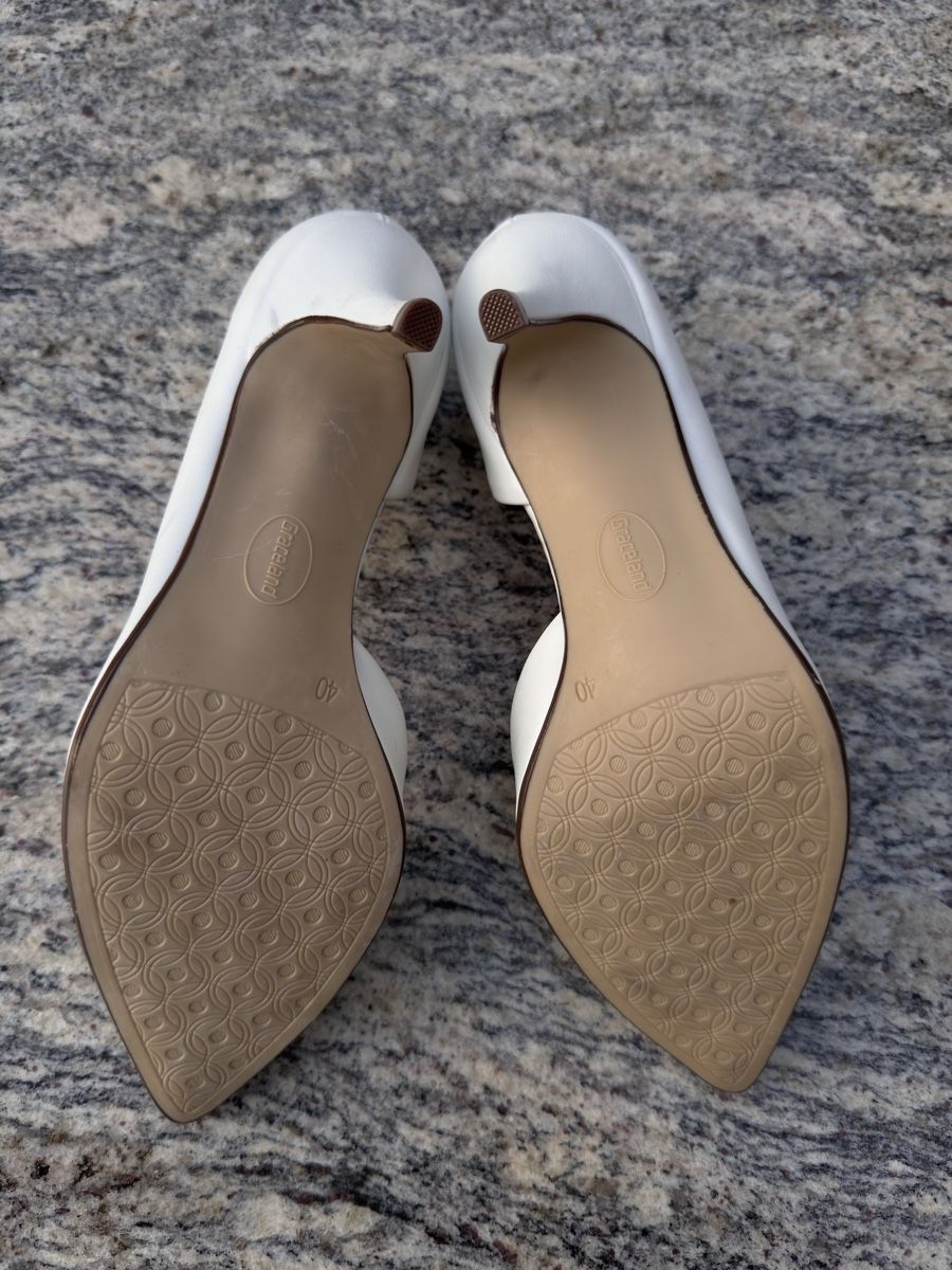Graceland Scarpe da donna: Weisse Pumps - Gr. 40 - Neuwertig! – Nuovo (secondo la descrizione) da Brunnen venduto da Sandraaaaaa 2