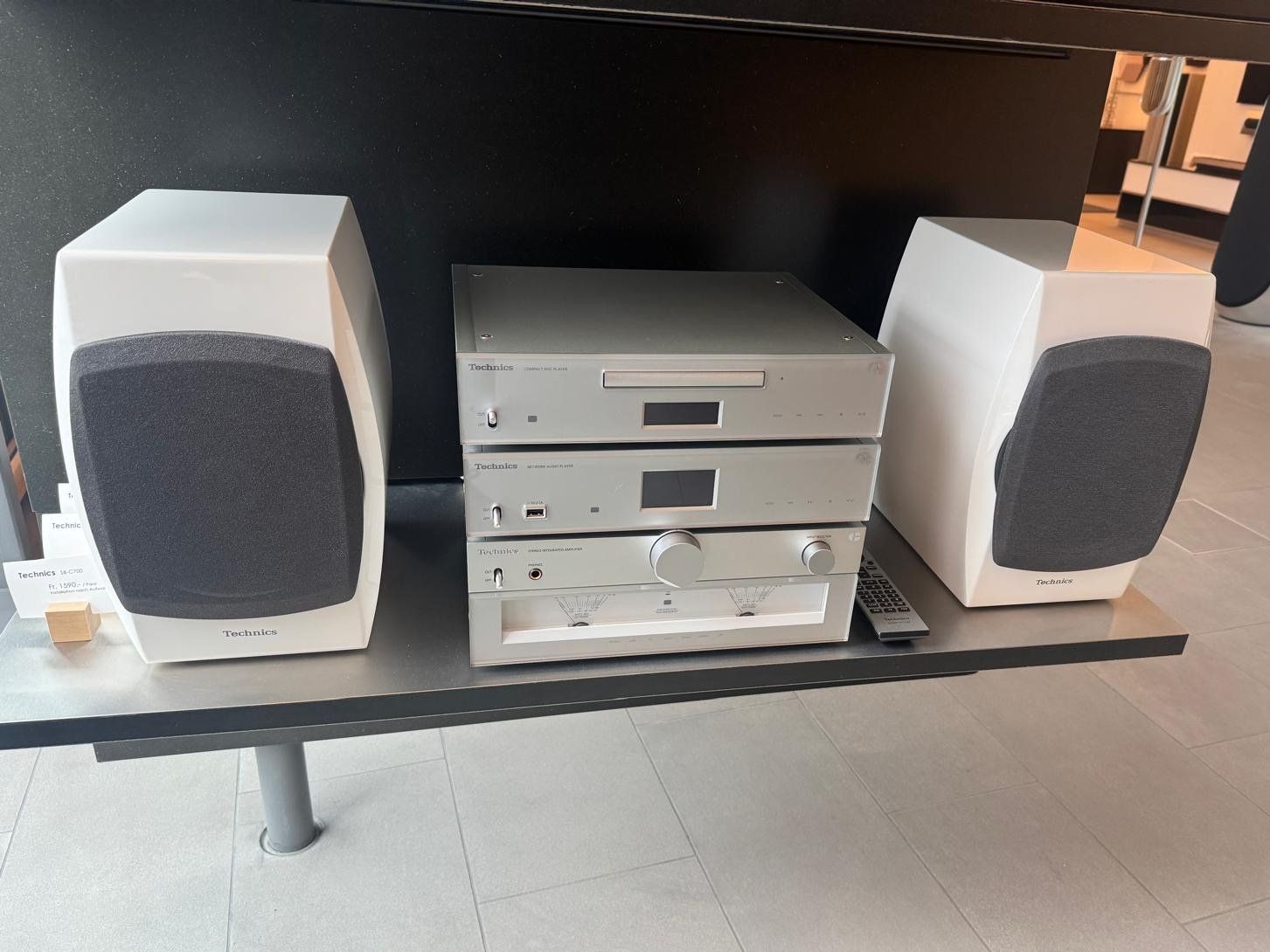 Technics Lettore multimediale & Streamer: Technics HiFi Komponenten System C700 inkl. Lautsprecher – Usato da St. Gallen venduto da haeberlitv.ch