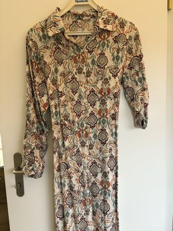 Kleid mit Muster, Grösse S, Top!