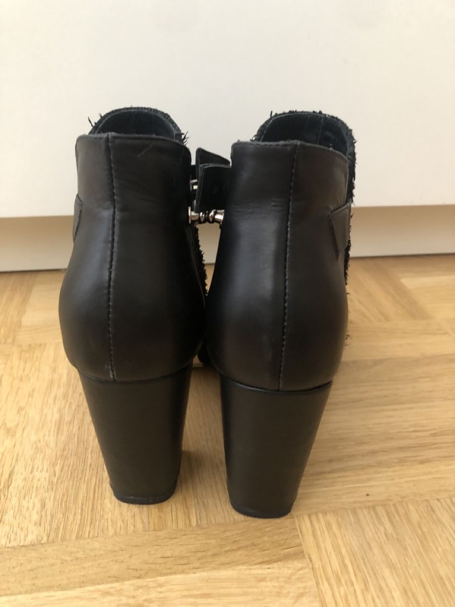 Scarpe da donna: Chaussures à talons Sofie Schnoor – Nuovo (secondo la descrizione) da Onex venduto da kattrina 9