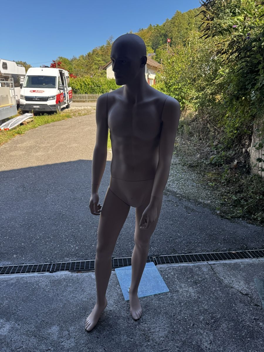 Sonstige Dekorationen & Accessoires: 3 Schaufensterpuppen, 2 stehend, eine Sitzend  – Gebraucht aus Rheinsulz von Andaju_71 2