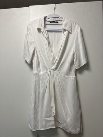 ZARA Kleid, weiss, Gr. M – Perfekt für den Sommer!