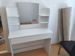 Schminktisch weiss mit Spiegel und Ablagen guter Zustand