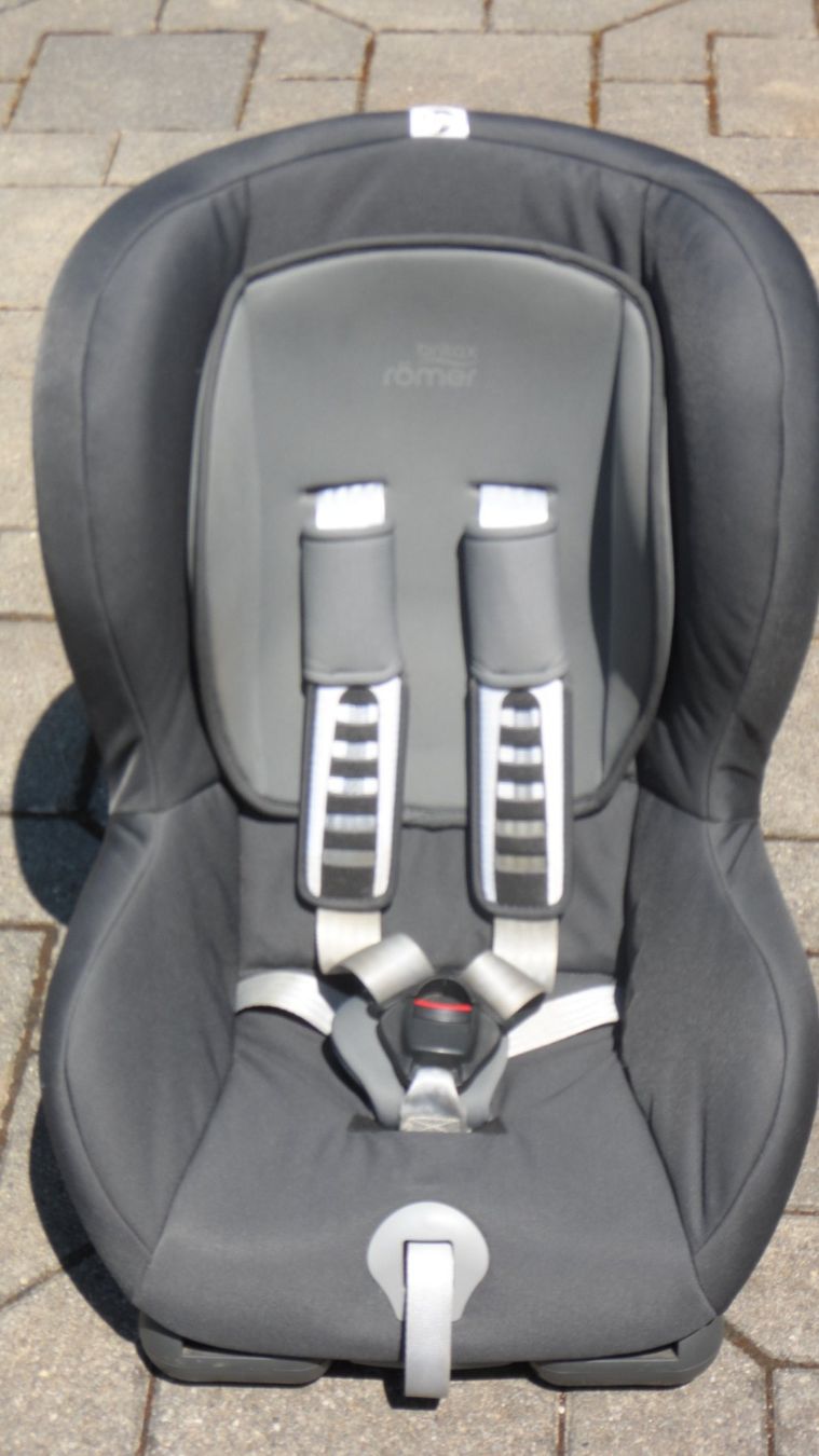 Britax Römer Sièges auto: Kindersitz Britax Römer Duo Plus 9-18 kg – D'occasion à Gipf-Oberfrick par Peter115