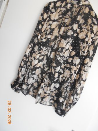 Schicke Bluse mit Blumenmuster, ideal für den Frühling!