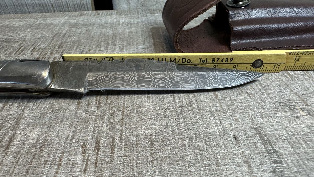 Laguiole Accessori: Klappmesser Laguiole Damast mit Gürteltasche – Usato da St-Gingolph venduto da Edgar1920 4