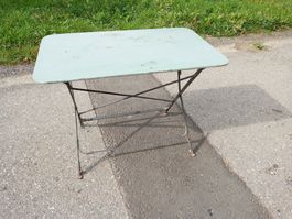 Alte Gartentisch aus Metal klappbar