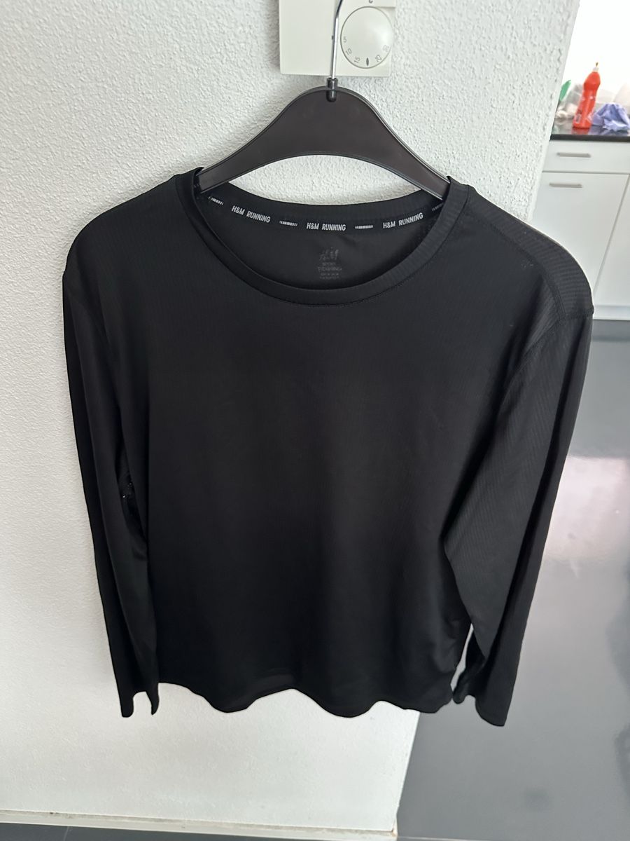 H&M T-Shirts: H&M Running Funktionsshirt Langarm – Neu (gemäss Beschreibung) aus Schlieren von James1010 3