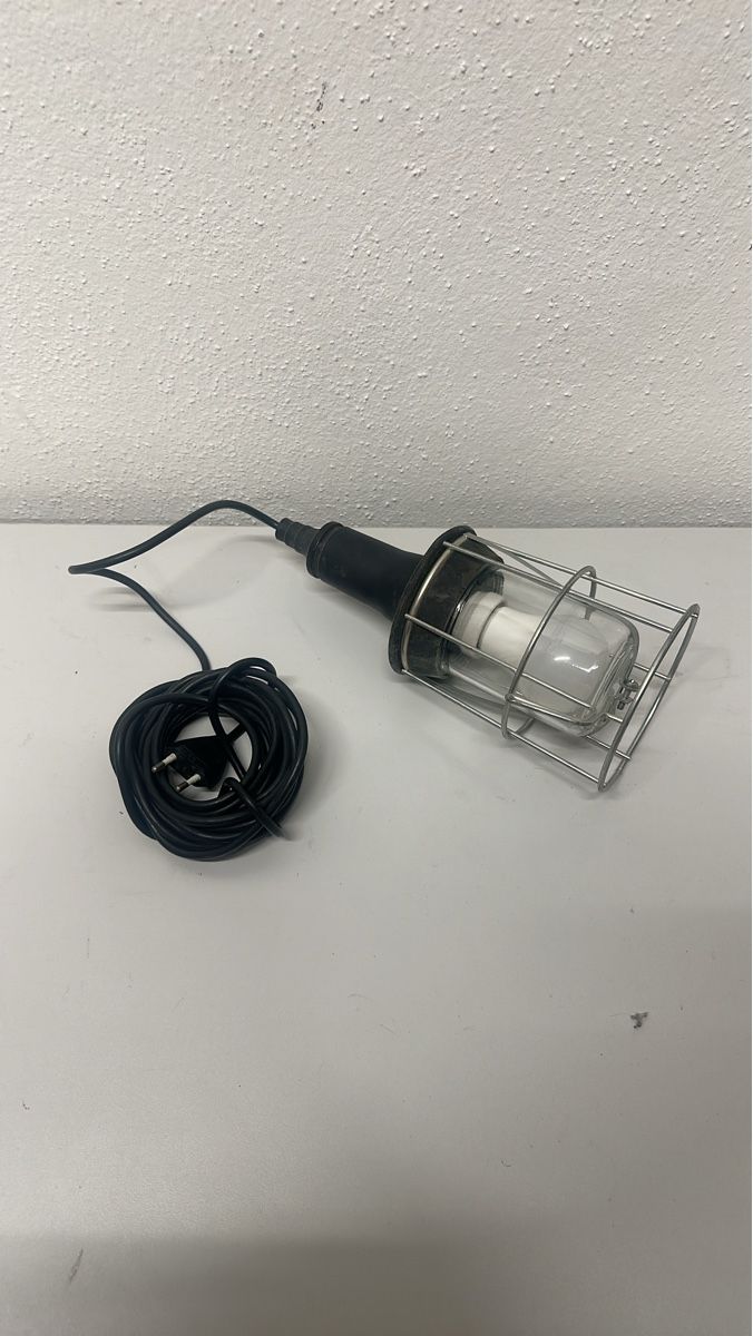 Lampade: Work Light Hand Lamp with Metal Cage, Acceptable – Usato da Elsau venduto da MANWITHVAN