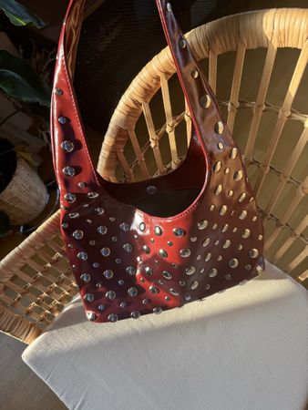 Bordo Handtasche mit Nieten